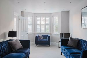 Lounge Bay- click for photo gallery